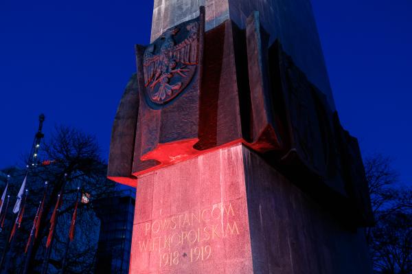 Centralne obchody 105. rocznicy wybuchu Powstania Wielkopolskiego przy pomniku Powstańców Wielkopolskich- kliknij aby powiększyć