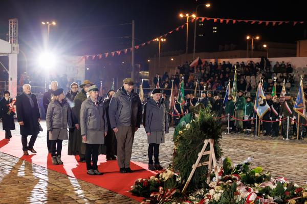 Centralne obchody 105. rocznicy wybuchu Powstania Wielkopolskiego przy pomniku Powstańców Wielkopolskich- kliknij aby powiększyć