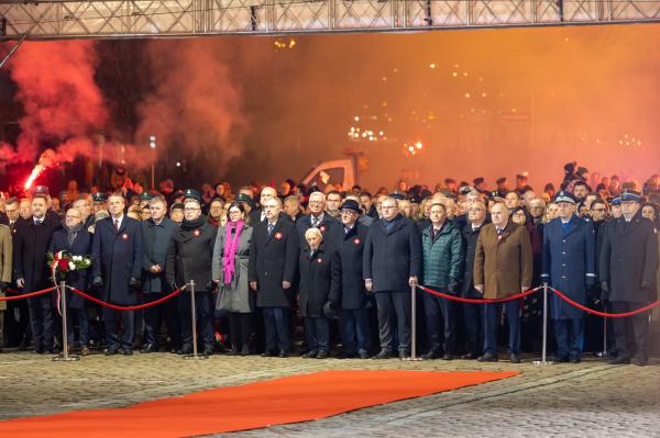 Centralne obchody 105. rocznicy wybuchu Powstania Wielkopolskiego przy pomniku Powstańców Wielkopolskich- kliknij aby powiększyć