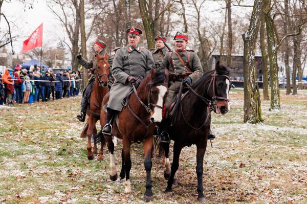 Obchody 105. rocznicy zdobycia lotniska Ławica- kliknij aby powiększyć