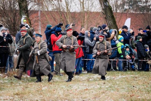 Obchody 105. rocznicy zdobycia lotniska Ławica- kliknij aby powiększyć