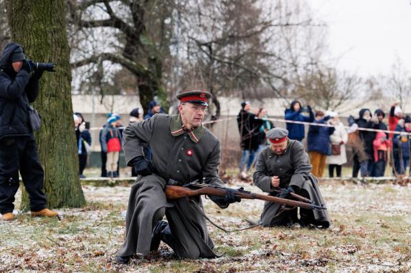 Obchody 105. rocznicy zdobycia lotniska Ławica- kliknij aby powiększyć