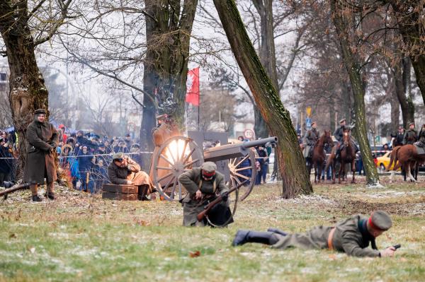 Obchody 105. rocznicy zdobycia lotniska Ławica- kliknij aby powiększyć