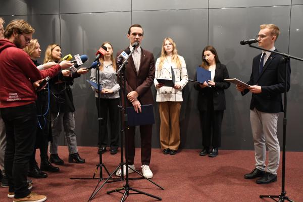 Konferencja prasowa w siedzibie Urzędu Marszałkowskiego w Poznaniu - kliknij aby powiększyć