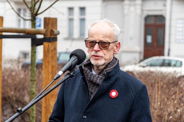 Z okazji 105. rocznicy podpisania rozejmu w Trewirze kończącego Powstanie Wielkopolskie w Poznaniu na Skwerze Marszałka Ferdynanda Focha odbyła się tradycyjna uroczystość. 

Fot: UMP- kliknij aby powiększyć