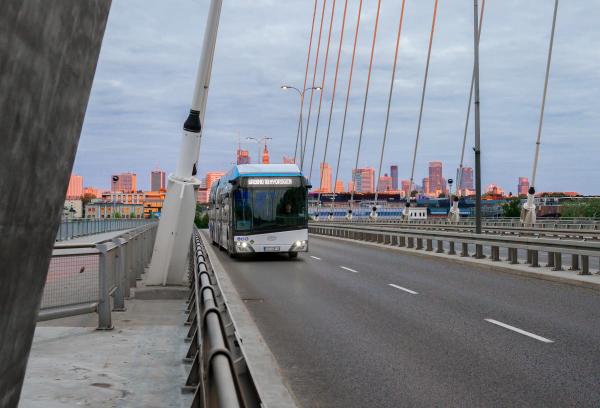 Autobus wodorowy Solaris Urbino 18 hydrogen- kliknij aby powiększyć