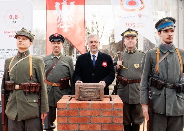 Wmurowanie kamienia węgielnego pod budowę nowego Muzeum Powstania  Wielkopolskiego 1918-1919- kliknij aby powiększyć