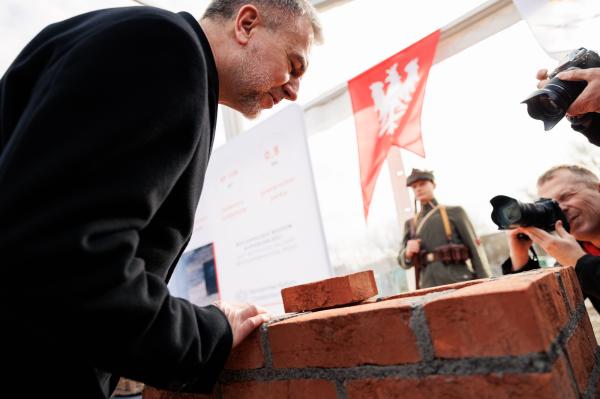 Wmurowanie kamienia węgielnego pod budowę nowego Muzeum Powstania  Wielkopolskiego 1918-1919- kliknij aby powiększyć