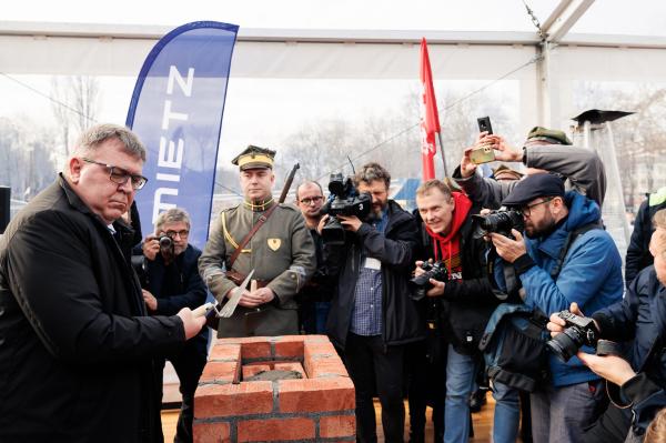 Wmurowanie kamienia węgielnego pod budowę nowego Muzeum Powstania  Wielkopolskiego 1918-1919- kliknij aby powiększyć