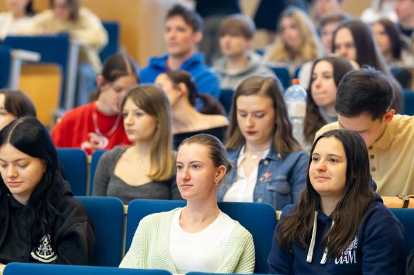 Debata Praca organiczna a przedsiębiorstwa i samorządy - kliknij aby powiększyć