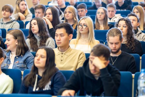 Debata Praca organiczna a przedsiębiorstwa i samorządy - kliknij aby powiększyć