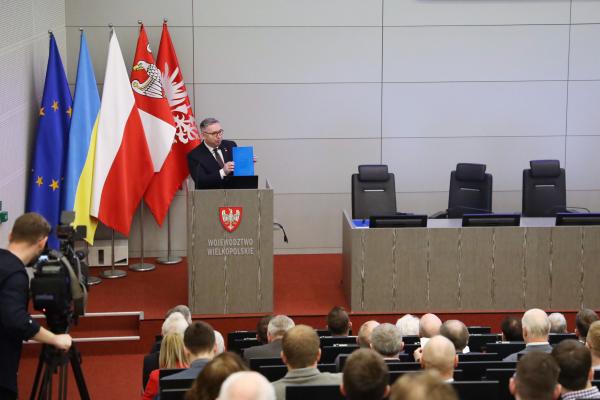Jacek Bogusławski, Członek Zarządu Województwa Wielkopolskiego podczas konferencji na temat stanu sportu w naszym regionie.- kliknij aby powiększyć