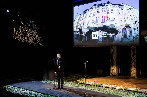 Uroczystość nadania imienia Izabelli Cywińskiej Teatrowi Nowemu w Poznaniu- kliknij aby powiększyć