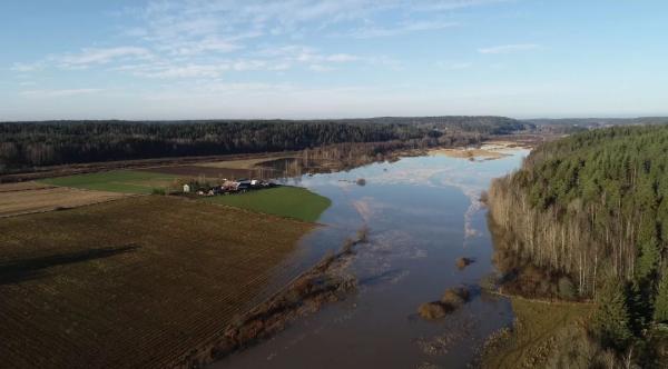 Ryc. 2. Zimowa powódź – rzeka Perniönjoki (Salo, południowo-zachodnia Finlandia), listopad 2019 r. (fot. Ilkka Myllyoja)- kliknij aby powiększyć