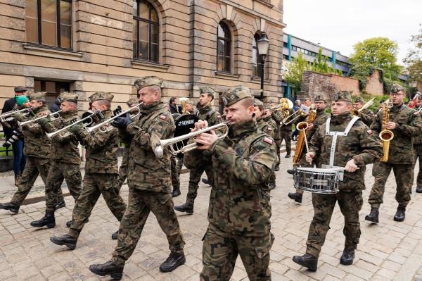 Święto 15. Pułku Ułanów Poznańskich - uroczystości propagujące tradycje oręża polskiego- kliknij aby powiększyć