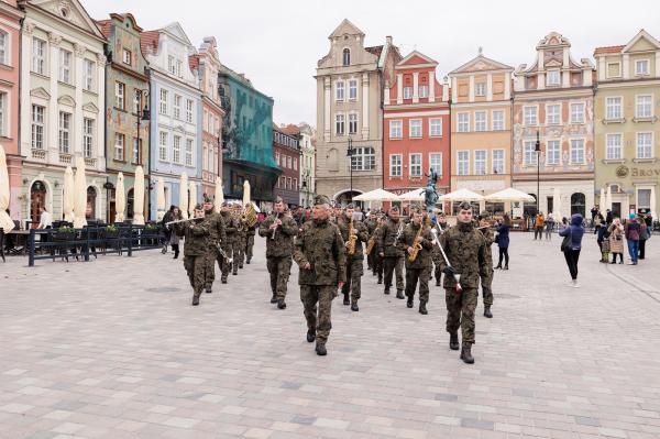 Święto 15. Pułku Ułanów Poznańskich - uroczystości propagujące tradycje oręża polskiego- kliknij aby powiększyć