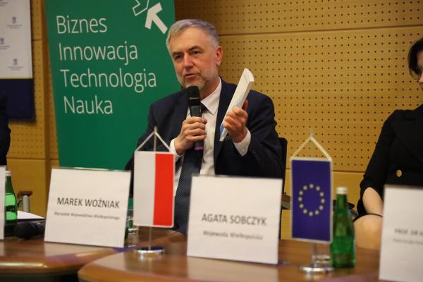 Konferencja 20 lat Polski w Unii Europejskiej. Bilans korzyści i kosztów- kliknij aby powiększyć