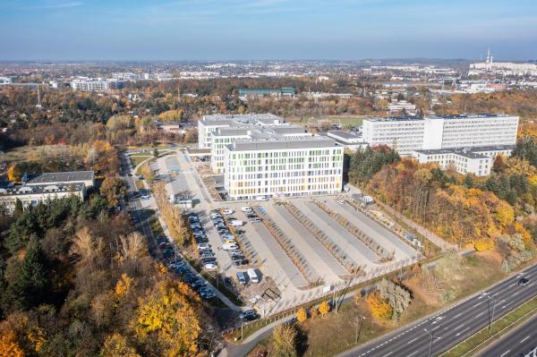Wielkopolskie Centrum Pediatrii – widok z drona- kliknij aby powiększyć