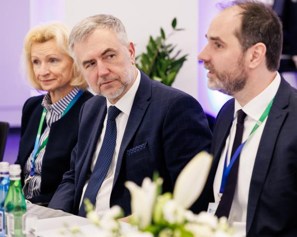 H2POLAND&NetZero odbywa się w dniach 24-25 kwietnia 2024 r. w Poznań Congress Center na terenie Międzynarodowych Targów Poznańskich.- kliknij aby powiększyć