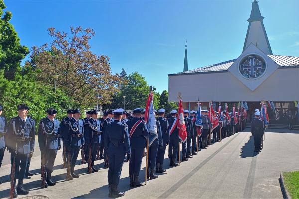 W uroczystym apelu upamiętniającym policjantów z międzywojennego województwa poznańskiego wziął udział Wicemarszałek Wojciech Jankowiak.- kliknij aby powiększyć