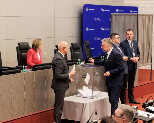 Znamy władze Samorządu Województwa Wielkopolskiego w nowej, VII kadencji - kliknij aby powiększyć