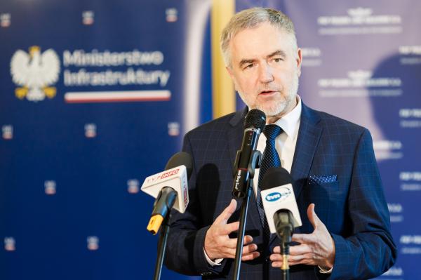PKP Polskie Linie Kolejowe S.A. w poniedziałek 27 maja podpisały umowę na opracowanie projektów wykonawczych oraz na realizację prac budowlanych w ramach projektu Prace na towarowej obwodnicy Poznania- kliknij aby powiększyć