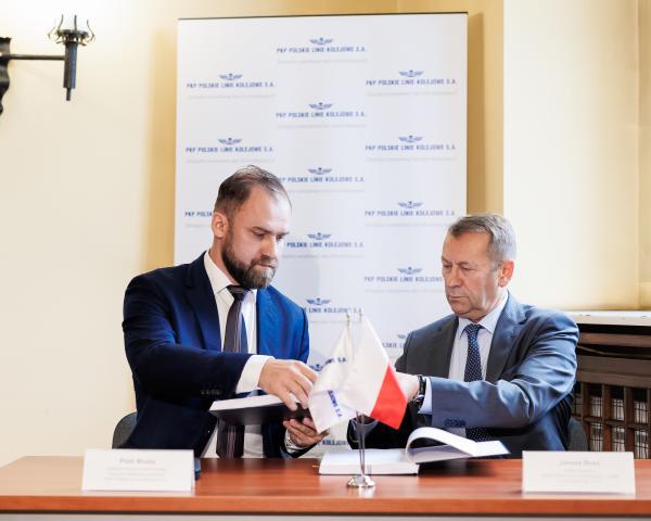 PKP Polskie Linie Kolejowe S.A. w poniedziałek 27 maja podpisały umowę na opracowanie projektów wykonawczych oraz na realizację prac budowlanych w ramach projektu Prace na towarowej obwodnicy Poznania- kliknij aby powiększyć