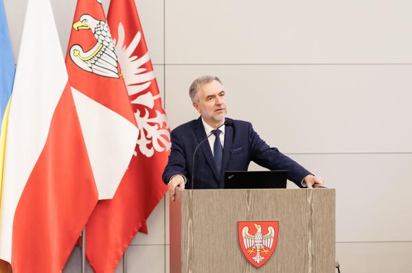 Wręczenie Odznak Honorowych Za zasługi dla województwa wielkopolskiego z okazji Dnia Samorządu Terytorialnego podczas Sesji Sejmiku Województwa Wielkopolskiego- kliknij aby powiększyć
