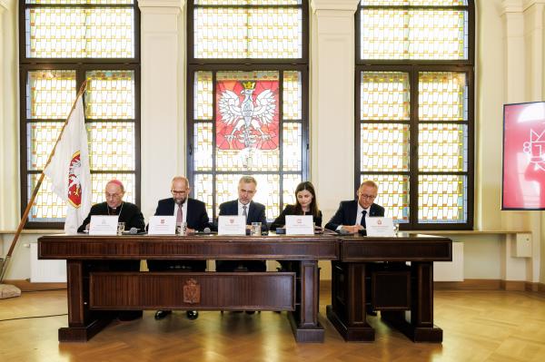 Podpisanie Listu Intencyjnego inaugurującego współpracę w ramach obchodów tysięcznej rocznicy koronacji pierwszych królów Polski- kliknij aby powiększyć
