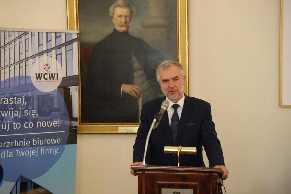 W gali, podczas której wręczono nagrody w VII Konkursie o Nagrodę PTPN wziął udział Marszałek Marek Woźniak.- kliknij aby powiększyć