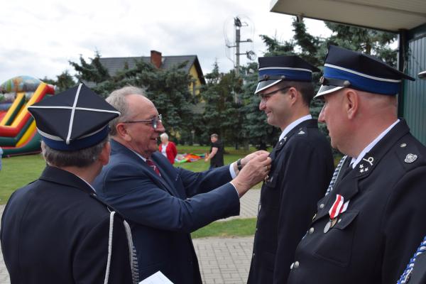 Uroczystość z okazji 125-lecia działalności Ochotniczej Straży Pożarnej w Parkowie - kliknij aby powiększyć