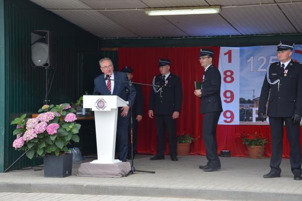 Uroczystość z okazji 125-lecia działalności Ochotniczej Straży Pożarnej w Parkowie - kliknij aby powiększyć