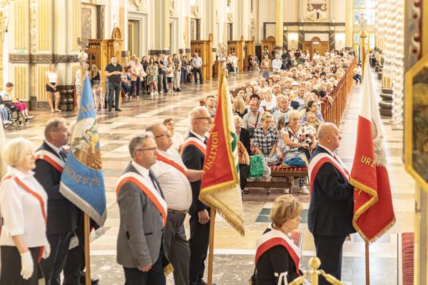 32. Ogólnopolska Pielgrzymka Sołtysów i Środowisk Wiejskich w Licheniu- kliknij aby powiększyć