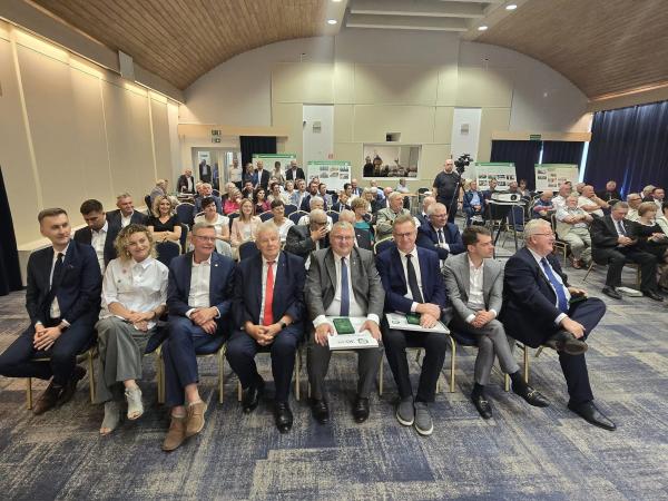 32. Ogólnopolska Pielgrzymka Sołtysów i Środowisk Wiejskich w Licheniu- kliknij aby powiększyć
