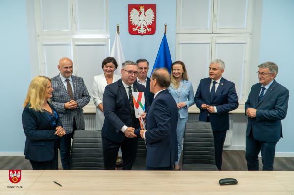 Podpisanie umowy na budowę prosektorium przy Szpitalu Specjalistycznym w Pile- kliknij aby powiększyć