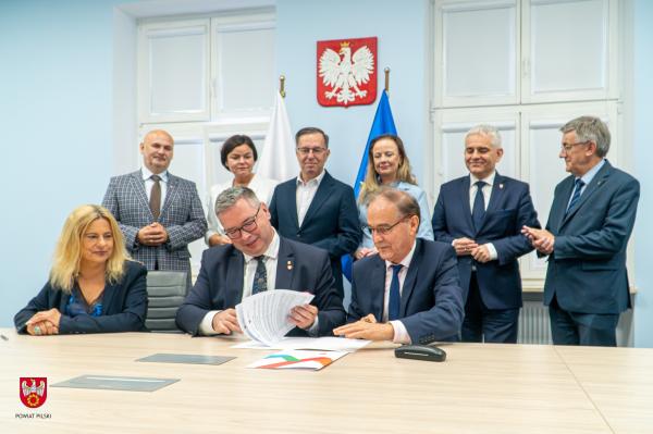 Podpisanie umowy na budowę prosektorium przy Szpitalu Specjalistycznym w Pile- kliknij aby powiększyć
