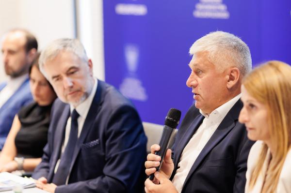 Konferencja prasowa: Fundusze Europejskie dla Wielkopolski poprawią jakość kształcenia i infrastrukturę edukacyjną- kliknij aby powiększyć