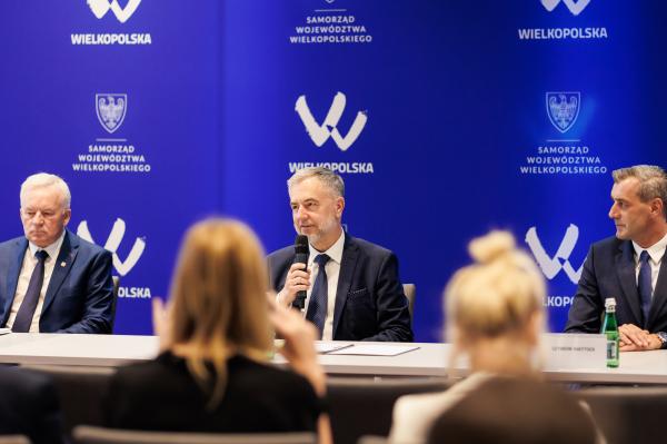  Konferencja prasowa: Fundusze Europejskie dla Wielkopolski na rozwój gospodarki wodno-ściekowej- kliknij aby powiększyć