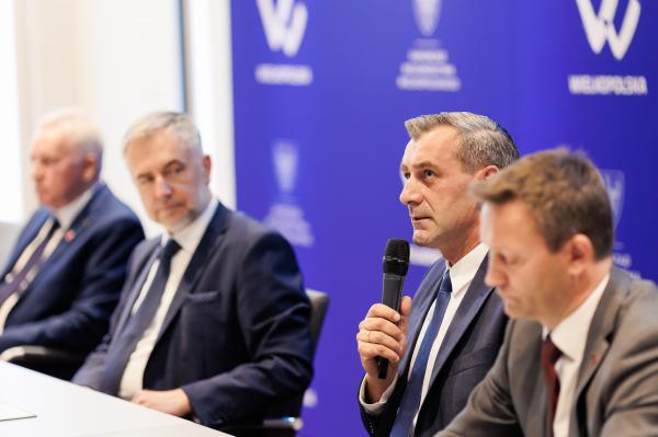  Konferencja prasowa: Fundusze Europejskie dla Wielkopolski na rozwój gospodarki wodno-ściekowej- kliknij aby powiększyć