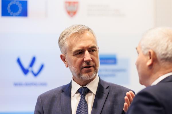  Konferencja prasowa: Fundusze Europejskie dla Wielkopolski na rozwój gospodarki wodno-ściekowej- kliknij aby powiększyć