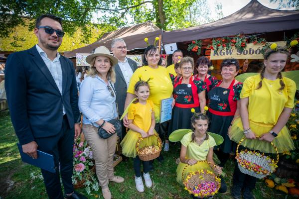 Wielkopolski Dzień Pszczół, odbył się w niedzielę 11 sierpnia na terenie Rezerwatu Archeologicznego Zawodzie w Kaliszu. - kliknij aby powiększyć