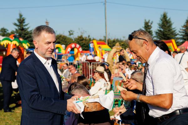 Dożynki powiatowe w Lądku odbyły się w sobotę 24 sierpnia- kliknij aby powiększyć