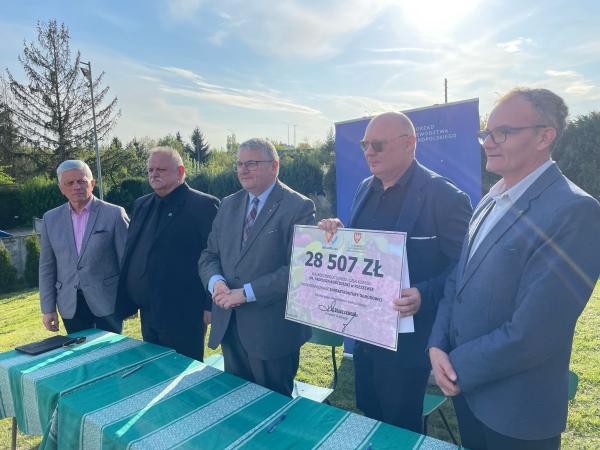 Ogrody działkowe z okręgów poznańskiego, kaliskiego oraz pilskiego zawarły umowy na dofinansowanie realizacji projektów budowy infrastruktury ogrodowej- kliknij aby powiększyć
