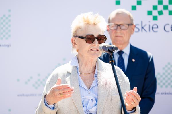 DOOR, czyli Dostępność, Opieka nad Pacjentem, Onkologia, Regiony to inicjatywa, która ma na celu poprawę dostępności i jakości leczenia nowotworów oraz nakierowanie działań na potrzeby pacjentów. - kliknij aby powiększyć