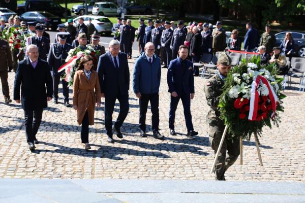 Obchody Narodowego Dnia Zwycięstwa w Poznaniu 2025, fot. WUW Poznań, Rafał Król- kliknij aby powiększyć