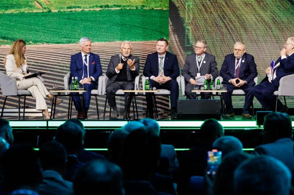Europejski Kongres Odnowy i Rozwoju Wsi - Dzień Polski - kliknij aby powiększyć