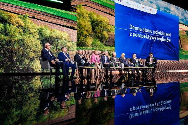 Europejski Kongres Odnowy i Rozwoju Wsi - Dzień Polski - kliknij aby powiększyć