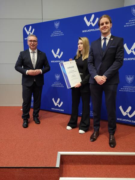 Wręczenie dyplomu kołu naukowemu PUT Rocketlab- kliknij aby powiększyć