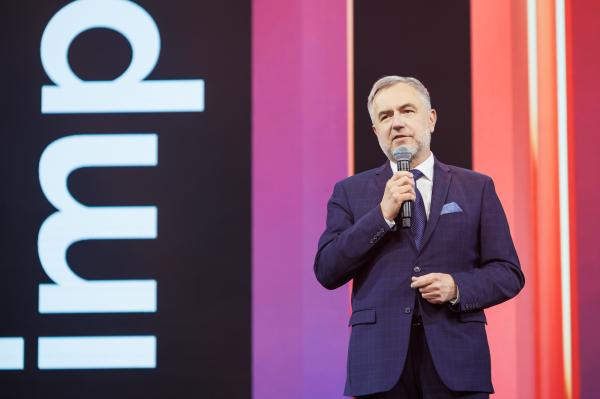 Na terenie Międzynarodowych Targów Poznańskich Marszałek Marek Woźniak otworzył jubileuszową edycję Impact.- kliknij aby powiększyć