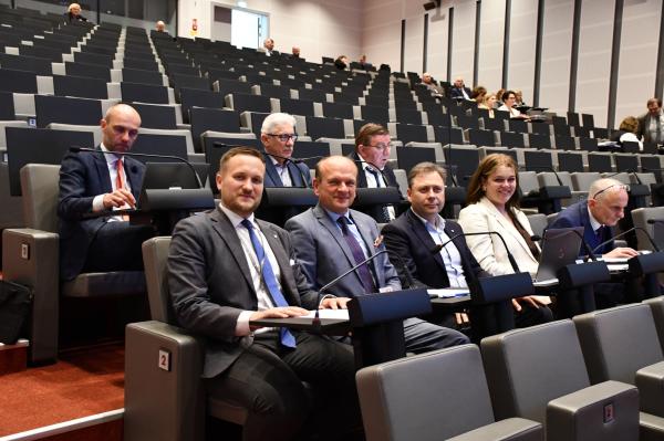 Zarząd województwa otrzymał absolutorium za 2024 rok podczas sesji Sejmiku 26 maja - kliknij aby powiększyć